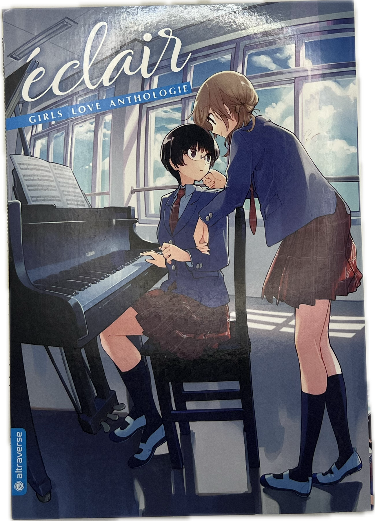 Éclair - Girls' Love Anthology